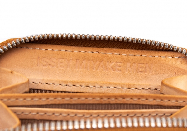 Issey Miyake Round Pleated Tote Bag In Brown