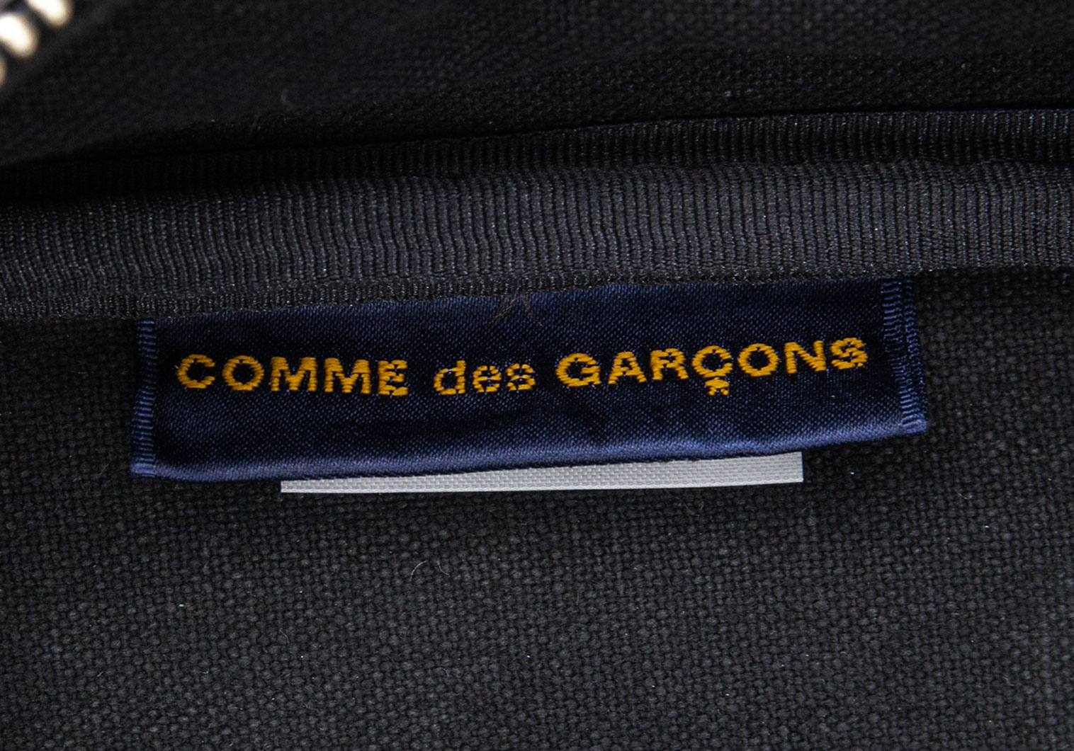 コムデギャルソンCOMME des GARCONS レザーロゴ型押しボストンバッグ 黒