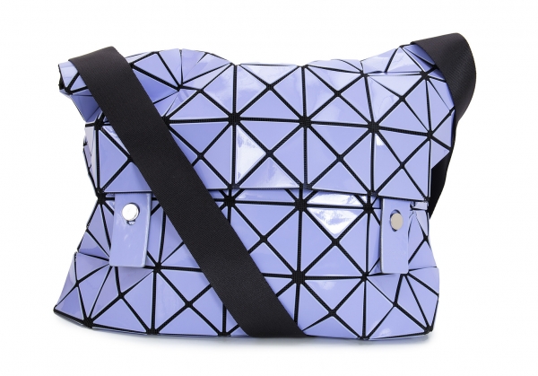 バオバオ イッセイミヤケ BAO BAO ISSEY MIYAKE 底マチ付きフラップ