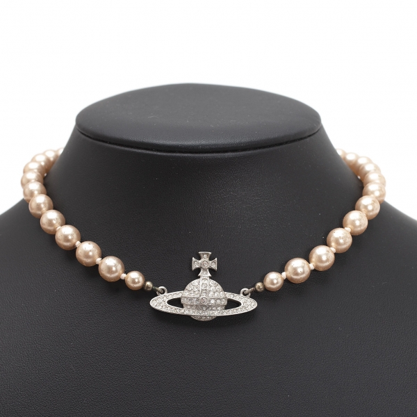 Vivienne Westwood Orb pearl necklace Ivory | PLAYFUL
