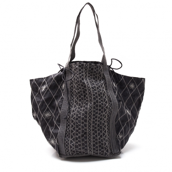 ISSEY MIYAKE HaaT TaMaSHa Stitched Tote Bag Black | PLAYFUL