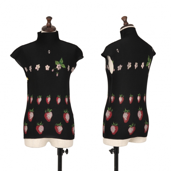 ISSEY MIYAKE me Strawberry Print Stretch Pleats Sleeveless Shirt 