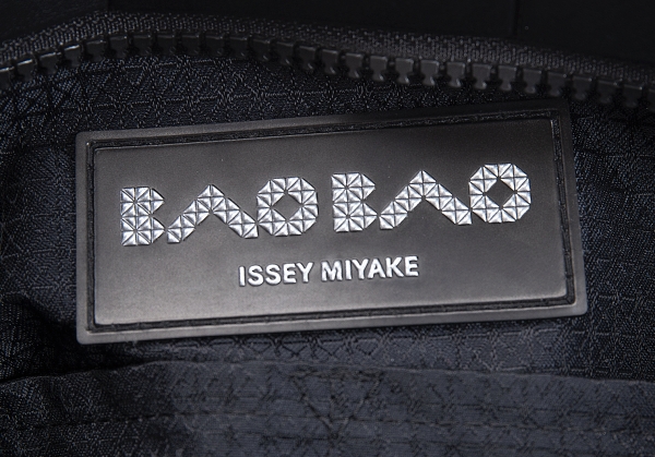 BAO BAO ISSEY MIYAKE – Tagged CROSSBODY BAGS