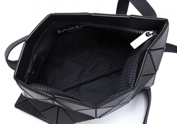 Bags – Tagged CROSSBODY BAGS The official ISSEY MIYAKE ONLINE