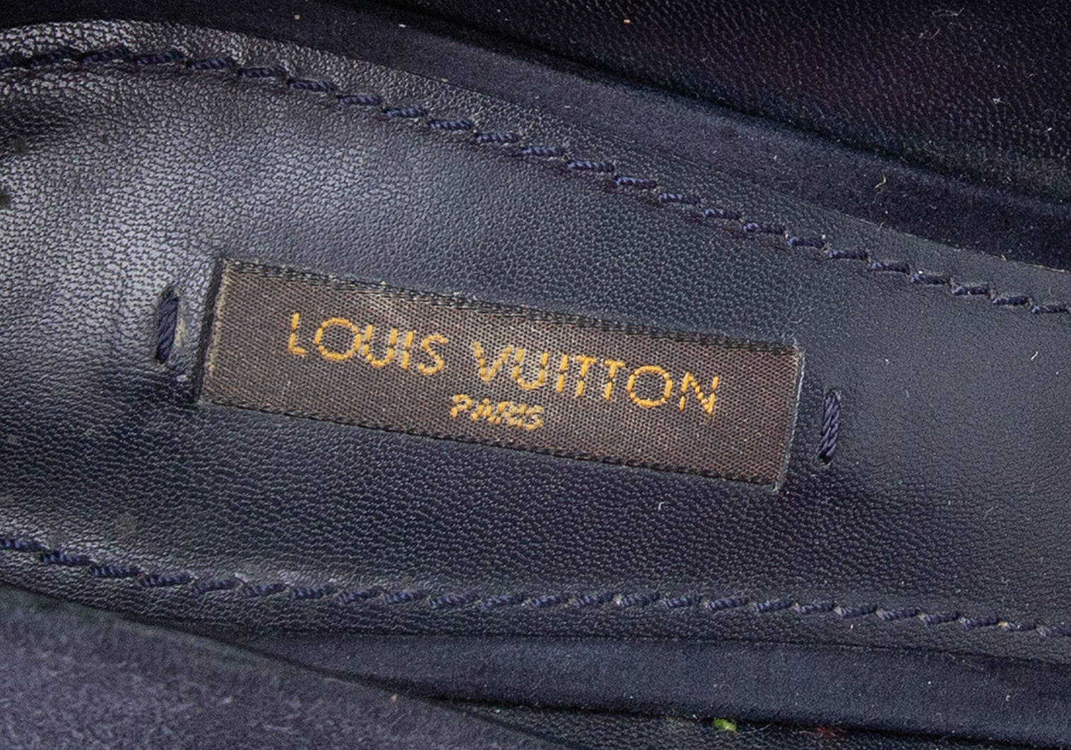 ルイヴィトンLouis Vuitton リボンロゴプレートスウェードヒール ...