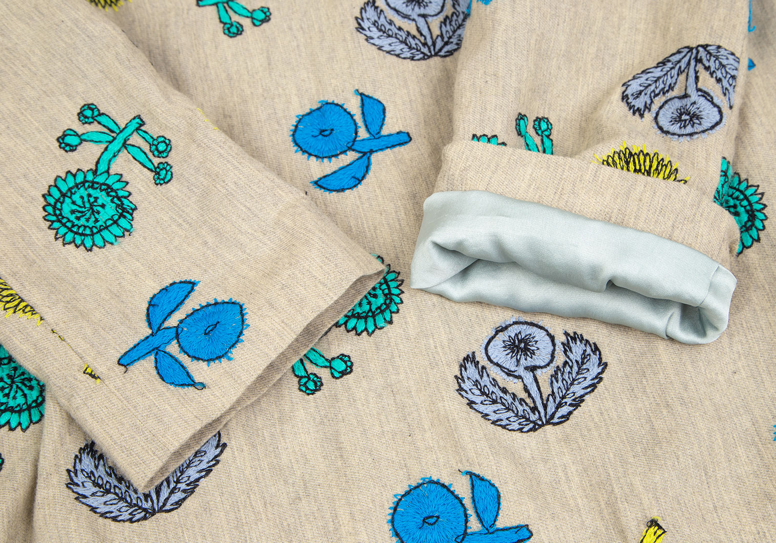 ミナペルホネン forest tile 紺刺繍ワンピース38ブローチ付き - ひざ丈 