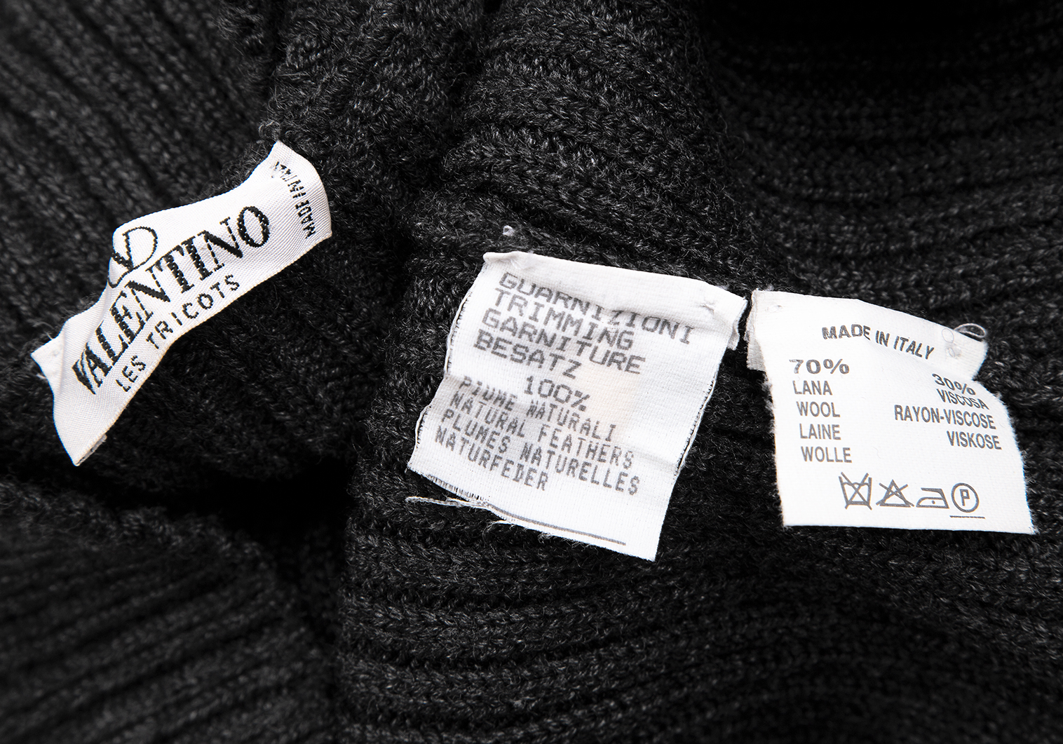 ヴァレンティノVALENTINO LES TRICOTS 袖ファー装飾ニットセーター
