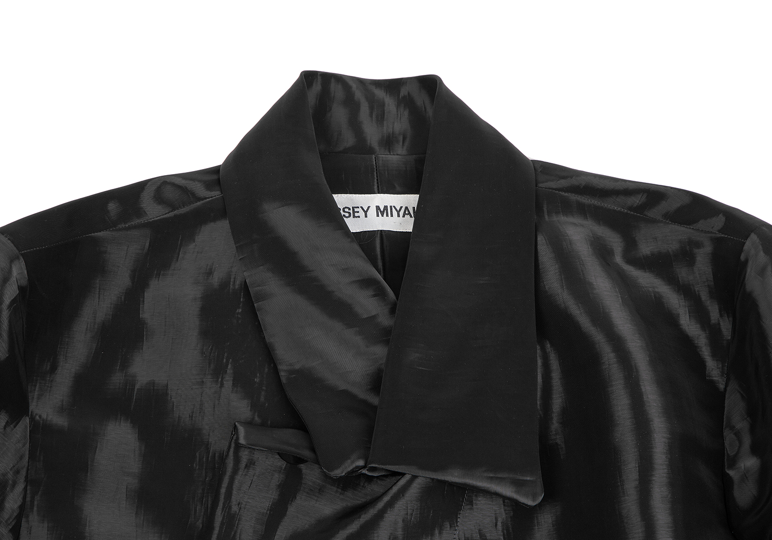 イッセイミヤケISSEY MIYAKE シャイニーポリ変形ショートコート 黒M