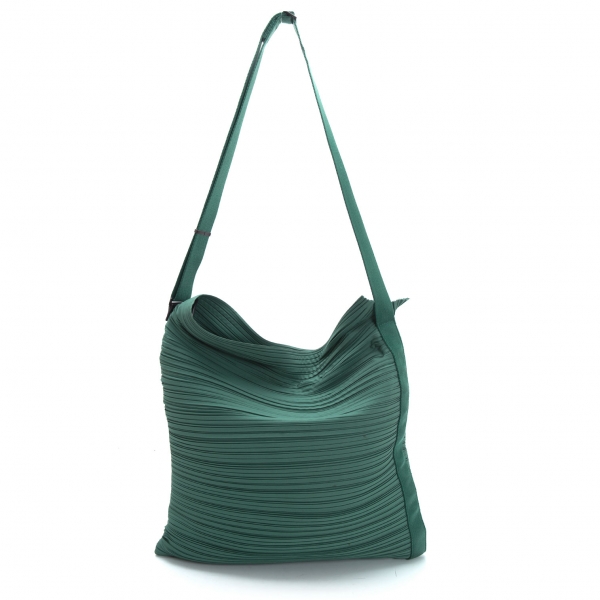 PLEATS PLEASE Pleated Shoulder Bag Green | PLAYFUL