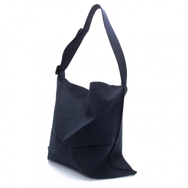 ISSEY MIYAKE GOOD GOODS TATAMI Folding Tote Bag Navy | PLAYFUL