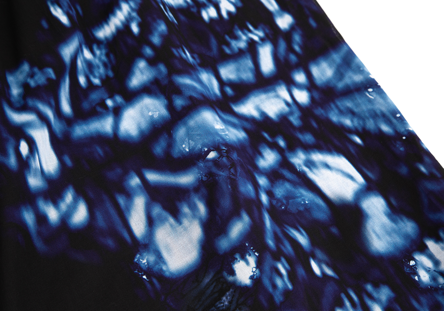 ワイズY's ステンドグラスプリントワイドバルーンパンツ 黒青2