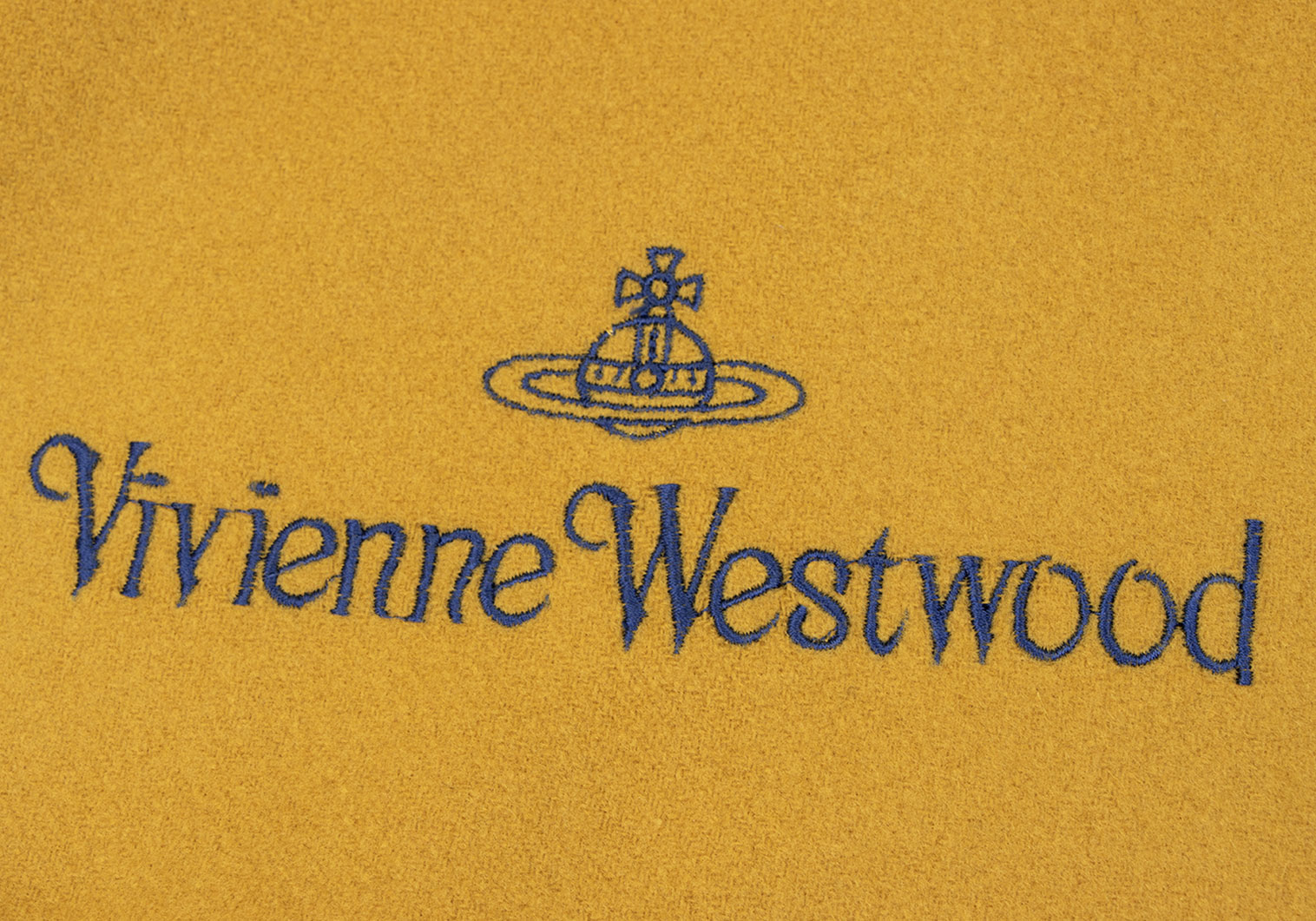 ヴィヴィアンウエストウッドVivienne Westwood ロゴオーブ刺繍フリンジマフラー 黄色