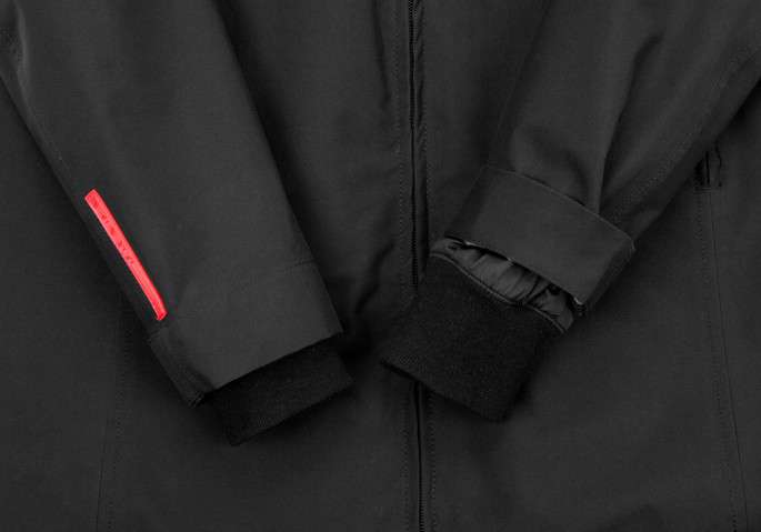 SALE) PRADASPORT Gore-Tex nylon coat Black 40 | PLAYFUL