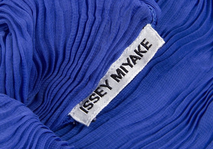 イッセイミヤケ ISSEY MIYAKE プリーツシースルーシワ加工ハイネック