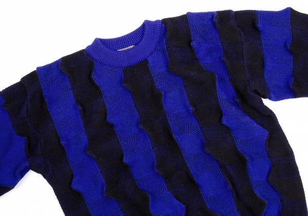 【国際ブランド】イッセイミヤケ　青っぽいセーター