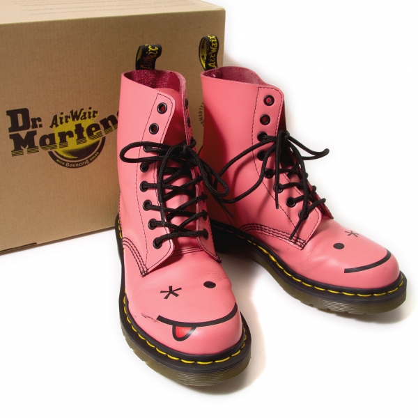 Dr. Martens Smile Print 8eye Boots Pink UK4 | PLAYFUL