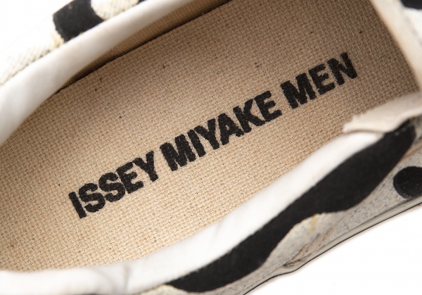 ISSEY MIYAKE MEN Takashi Murakami Printed Shoes (Trainers) White,Black  About US 8.5