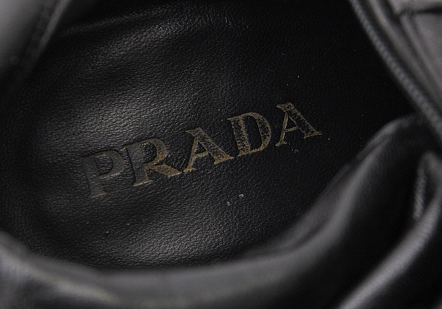 プラダPRADA スムースレザーチャンキーヒールロングブーツ 黒38.5