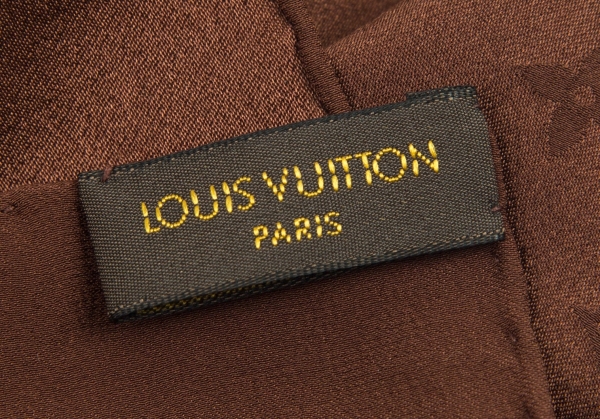 Louis Vuitton Silk scarves Brown ref.246150 - Joli Closet