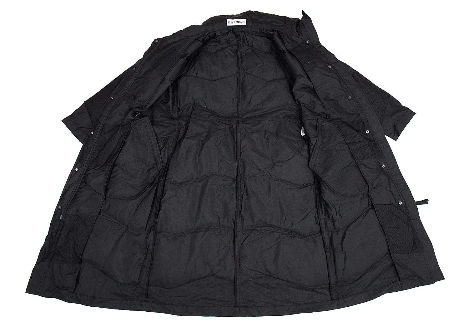 イッセイミヤケISSEY MIYAKE ステッチデザイン織りダウンコート 黒3